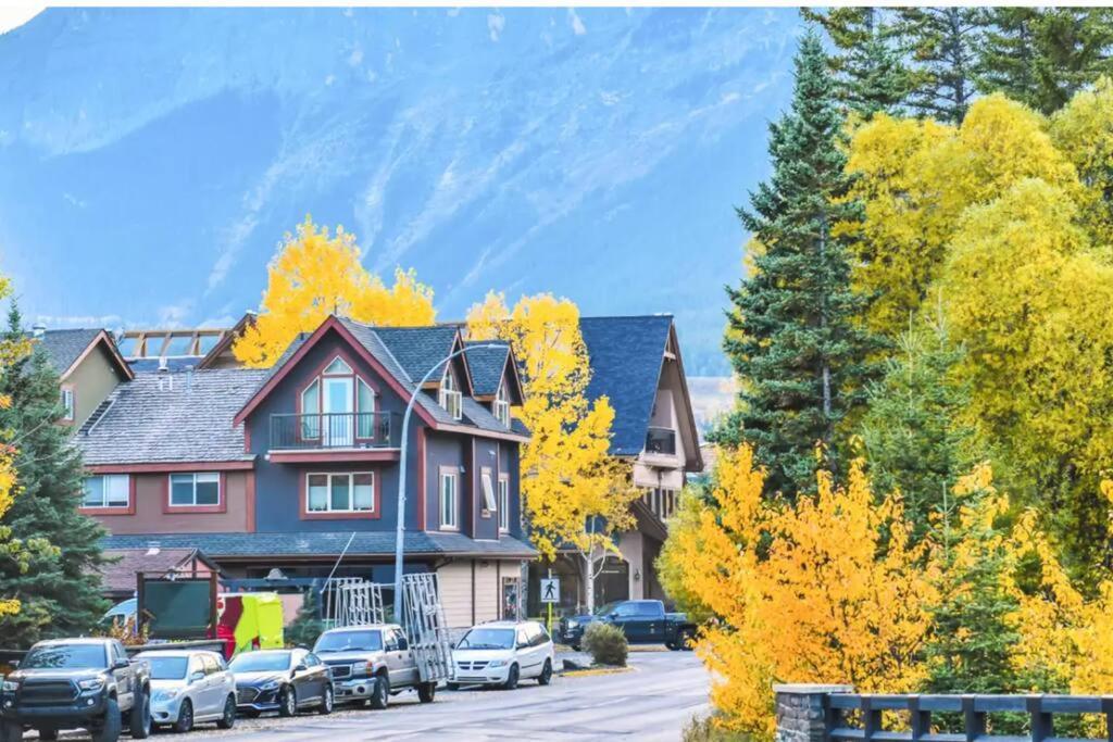 Immersed In The Scenery Of Canmore Exterior foto